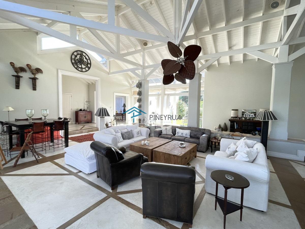 Casa ID.212 - ESPECTACULAR PROPIEDAD EN VENTA EN EL CLUB DE LA BARRA 
