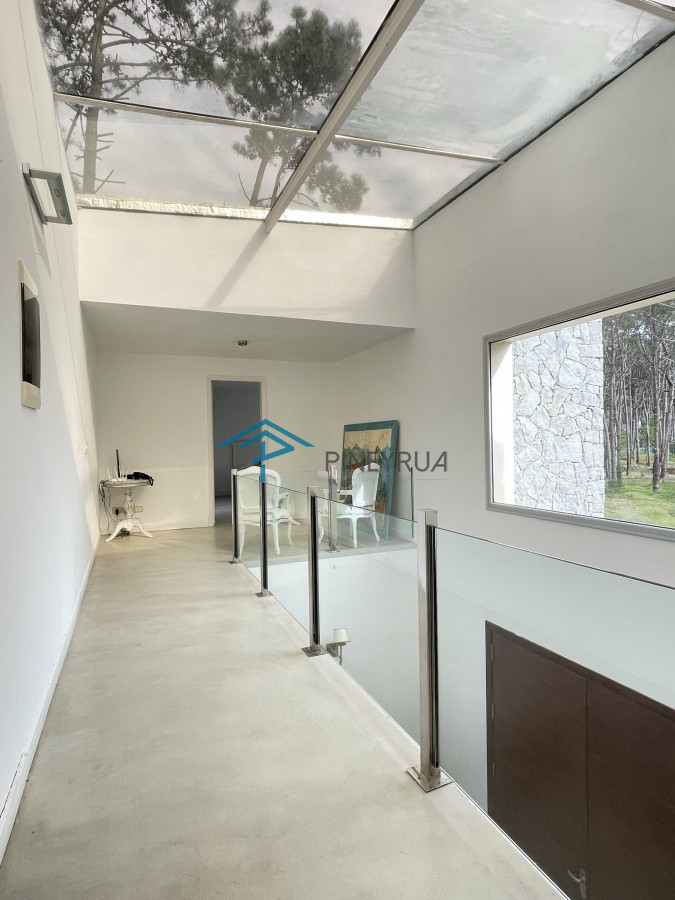 Casa ID.122 - EXCELENTE PROPIEDAD EN VENTA EN LAGUNA BLANCA 4 DORMITORIOS