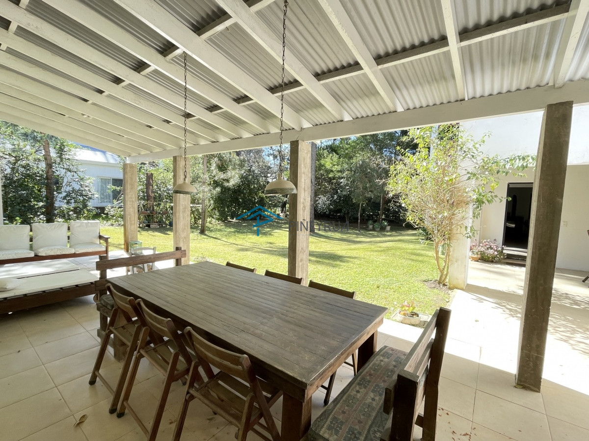 Casa ID.311 - CASA EN VENTA EN BARRIO CERRADO LAGUNA BLANCA 7 DOTMITORIOS