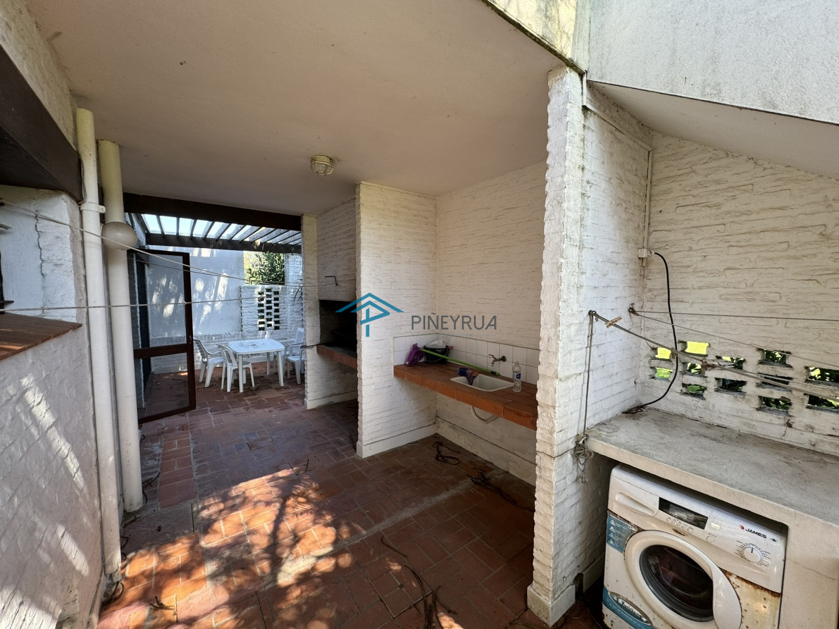 Casa ID.352 - Casa ubicada en La Barra a pasos del mar. 