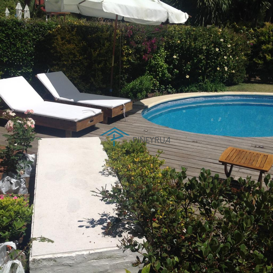Casa ID.175 - EN VENTA CASA EN MONTOYA CON VISTA AL MAR Y PISCINA 4 DORMITORIOS