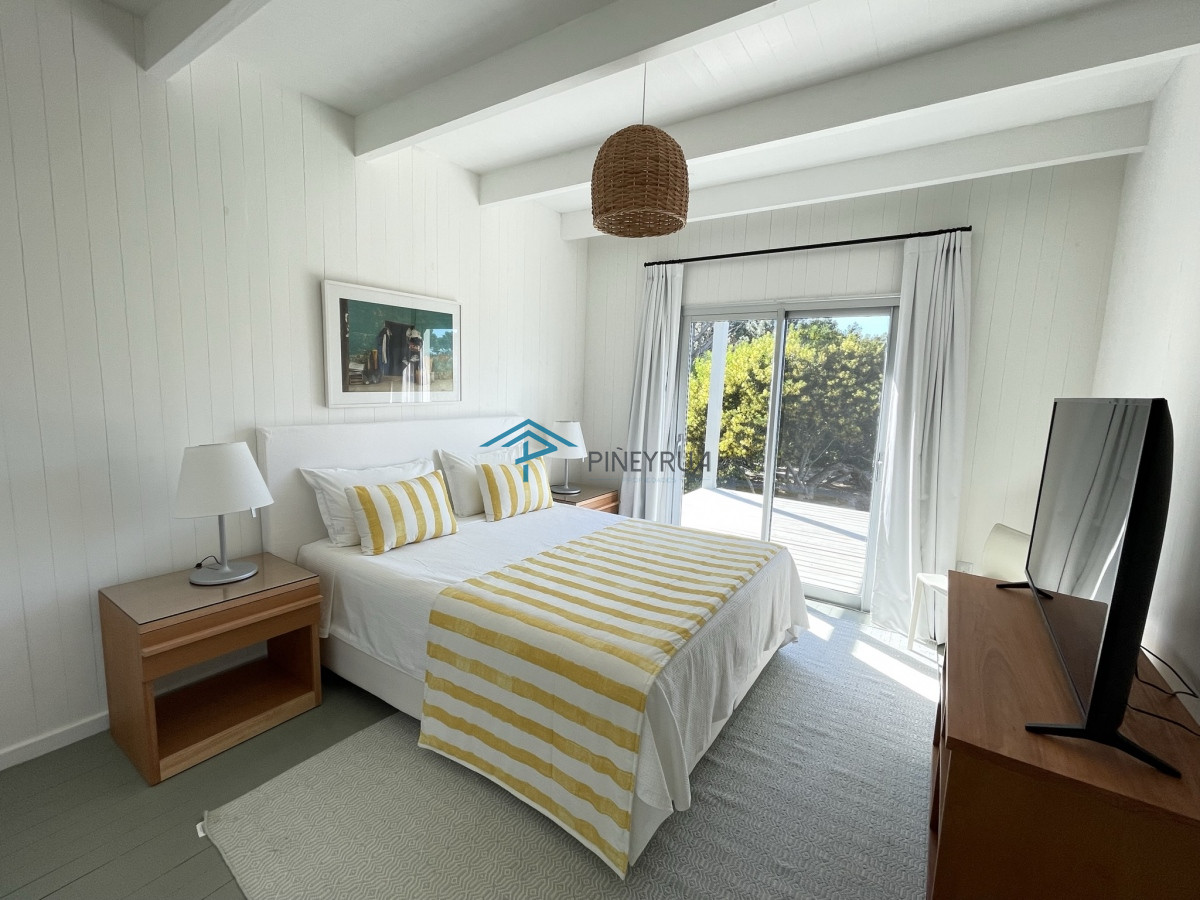 Casa ID.238 - EN VENTA, CASA A ESTRENAR EN BARRIO CERRADO EN JOSE IGNACIO 4 DORMITORIOS