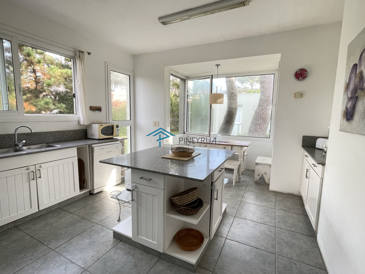 Casa ID.127 - CASA EN VENTA EN EL CLUB LAGUNA BLANCA 3 DORMITORIOS Y SERVICIO