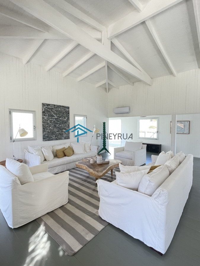 Casa ID.238 - EN VENTA, CASA A ESTRENAR EN BARRIO CERRADO EN JOSE IGNACIO 4 DORMITORIOS