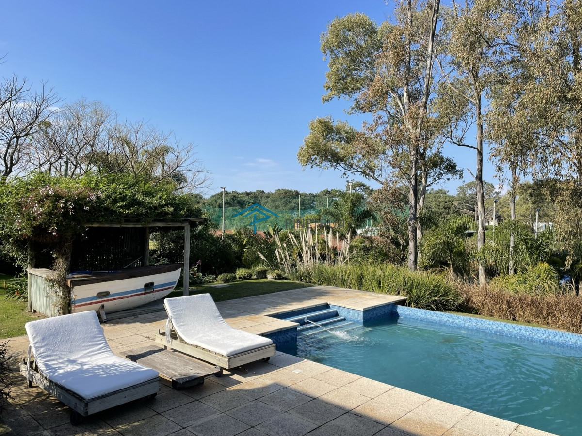 Casa ID.212 - ESPECTACULAR PROPIEDAD EN VENTA EN EL CLUB DE LA BARRA 