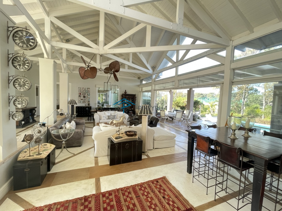 Casa ID.212 - ESPECTACULAR PROPIEDAD EN VENTA EN EL CLUB DE LA BARRA 