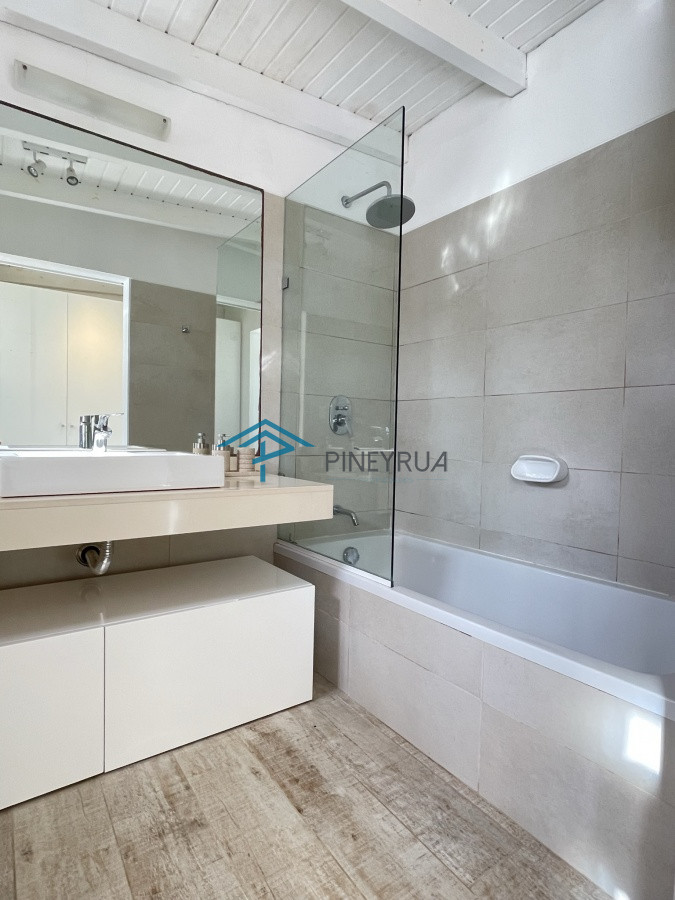 Casa ID.129 - EXCELENTE PROPIEDAD EN VENTA EN LAGUNA BLANCA 5 DORMITORIOS