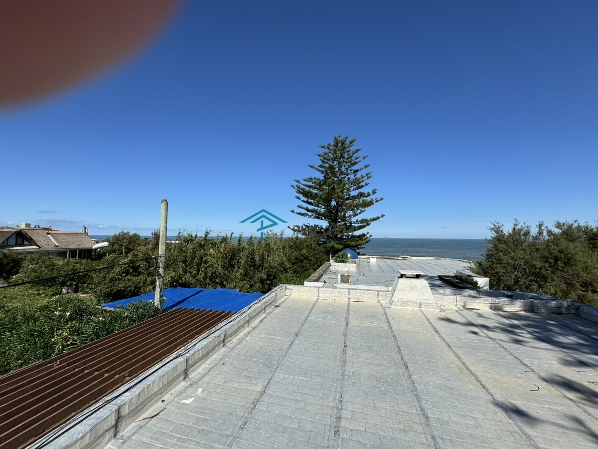 Casa ID.352 - Casa ubicada en La Barra a pasos del mar. 