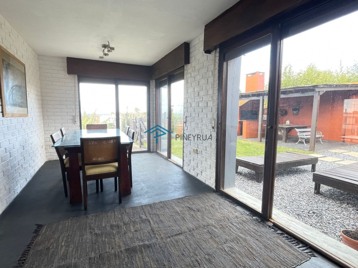 Casa ID.177 - EN VENTA, PROPIEDAD EN ALTOS DE PUNTA PIEDRAS 4 DORMITORIOS