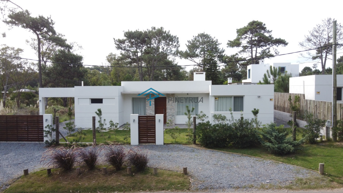 Casa ID.347 - Casa a estrenar en La Barra, 3 dormitorios, piscina