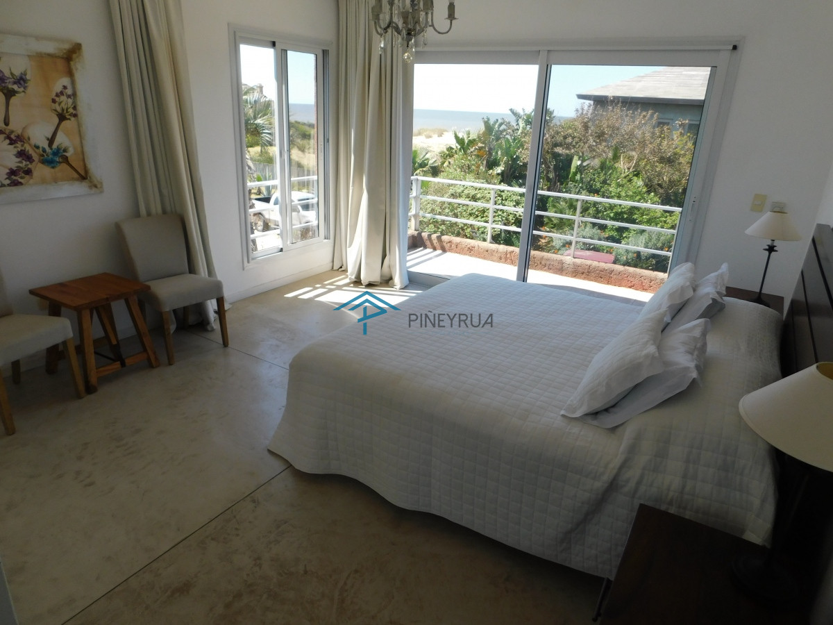 Casa ID.248 - CASA EN ALQUILER TEMPORARIO EN PUNTA PIEDRAS 5 DORMITORIOS