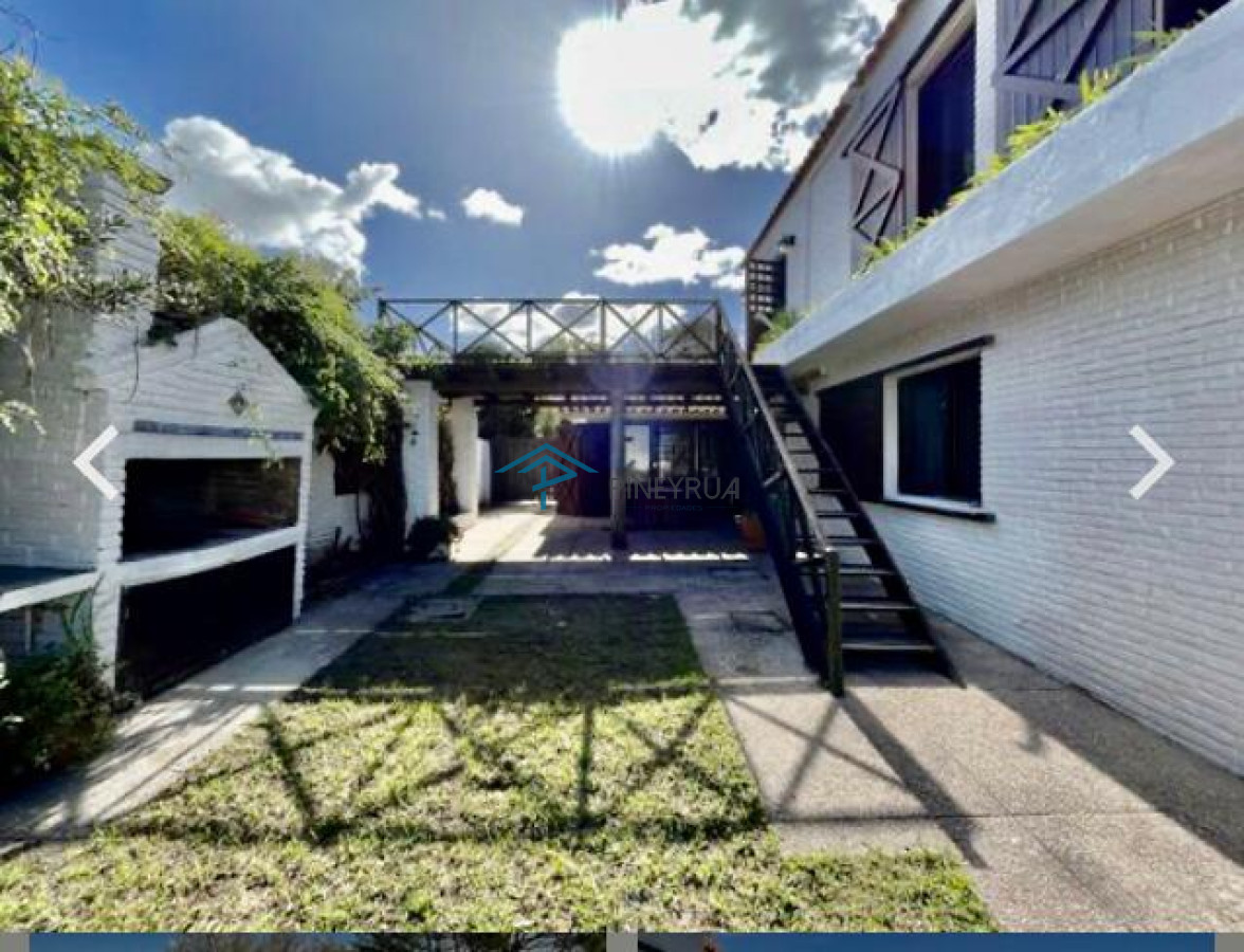 CASA EN VENTA A POCOS METROS DE LA PLAYA DE LA DESEMBOCADURA
