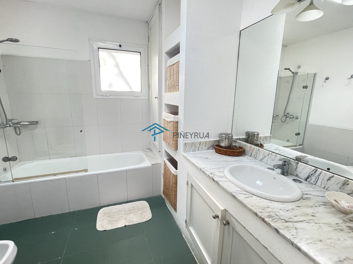 Casa ID.127 - CASA EN VENTA EN EL CLUB LAGUNA BLANCA 3 DORMITORIOS Y SERVICIO