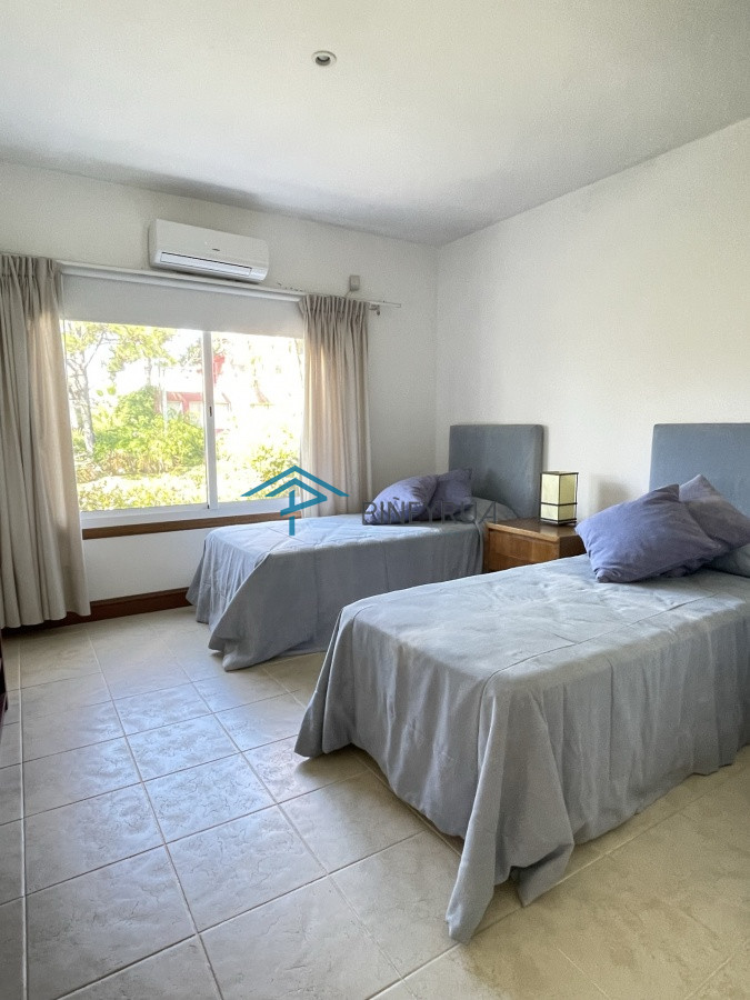 Casa ID.20 - ESPECTACULAR PROPIEDAD EN VENTA EN MONTOYA 5 DORMITORIOS