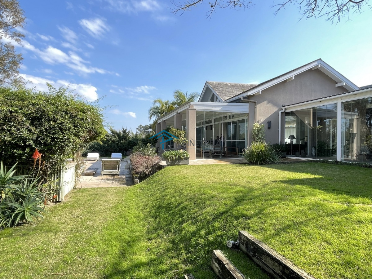 Casa ID.212 - ESPECTACULAR PROPIEDAD EN VENTA EN EL CLUB DE LA BARRA 