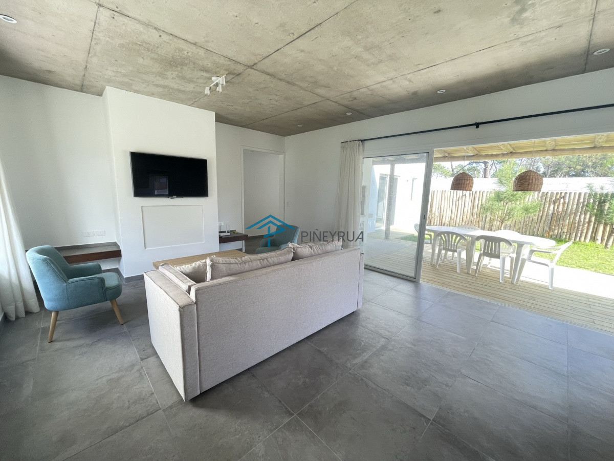 Casa ID.106 - EN VENTA CASA A ESTRENAR EN LA BARRA 3 DORMITORIOS Y PISCINA