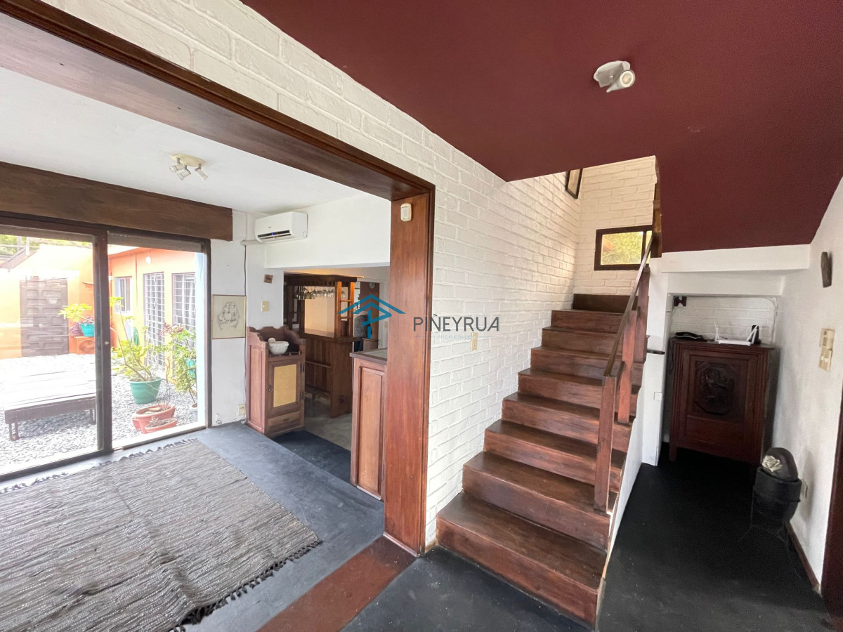 Casa ID.177 - EN VENTA, PROPIEDAD EN ALTOS DE PUNTA PIEDRAS 4 DORMITORIOS