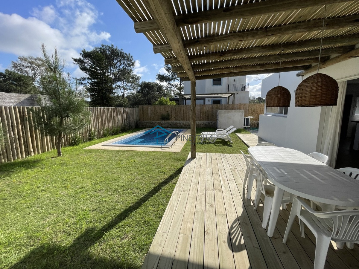 Casa ID.106 - EN VENTA CASA A ESTRENAR EN LA BARRA 3 DORMITORIOS Y PISCINA