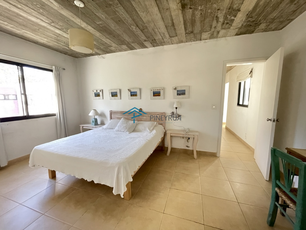 Casa ID.311 - CASA EN VENTA EN BARRIO CERRADO LAGUNA BLANCA 7 DOTMITORIOS