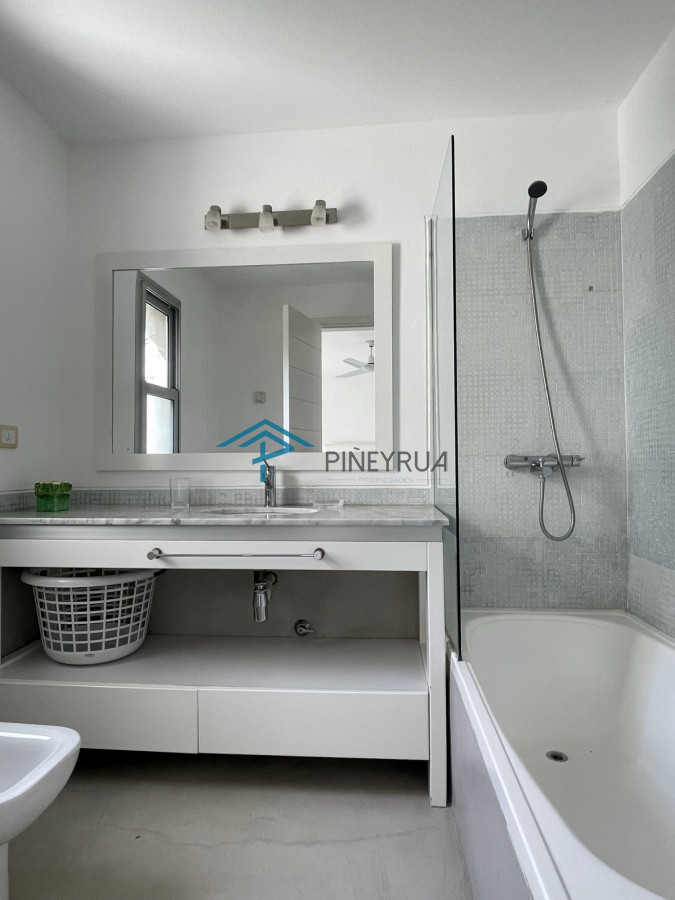 Casa ID.122 - EXCELENTE PROPIEDAD EN VENTA EN LAGUNA BLANCA 4 DORMITORIOS