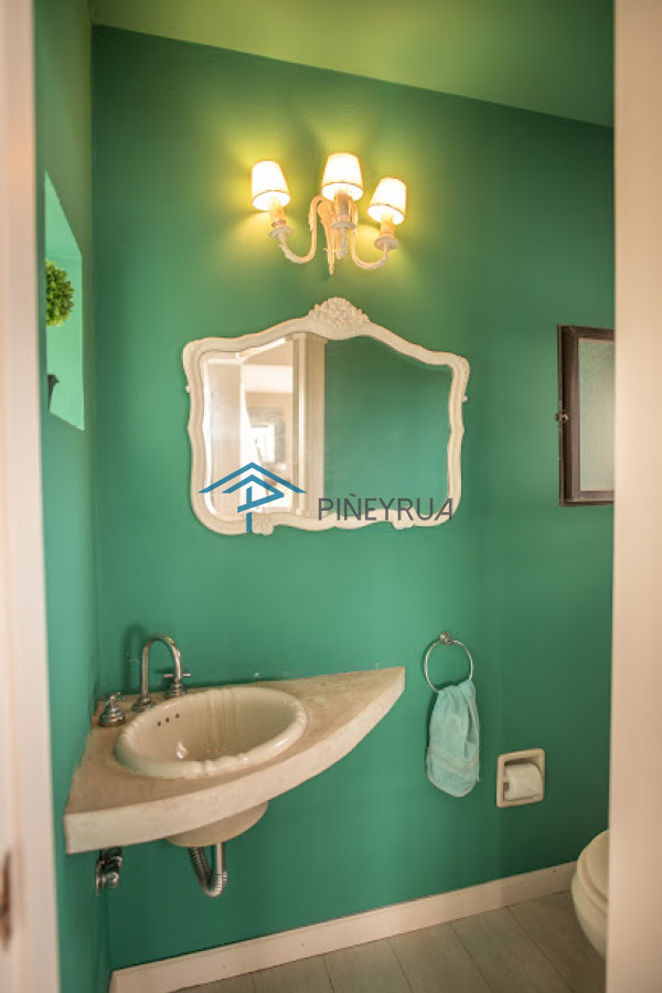 Casa ID.173 - EN VENTA EXCELENTE CASA EN EL CHORRO FRENTE AL MAR 4 DORMITORIOS
