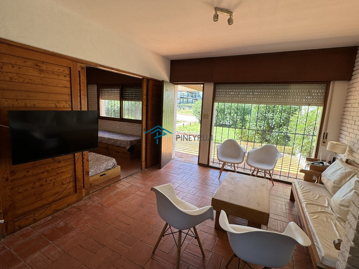 Casa ID.352 - Casa ubicada en La Barra a pasos del mar. 