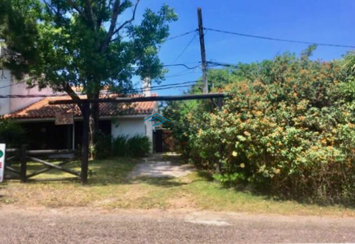 CASA EN VENTA A POCOS METROS DE LA PLAYA DE LA DESEMBOCADURA