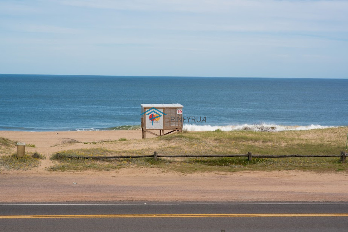 Casa ID.173 - EN VENTA EXCELENTE CASA EN EL CHORRO FRENTE AL MAR 4 DORMITORIOS