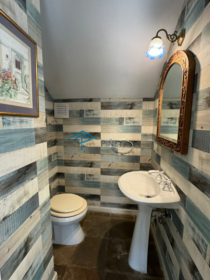 Casa en venta en La Barra 4 dormitorios mas dependencia de servicio