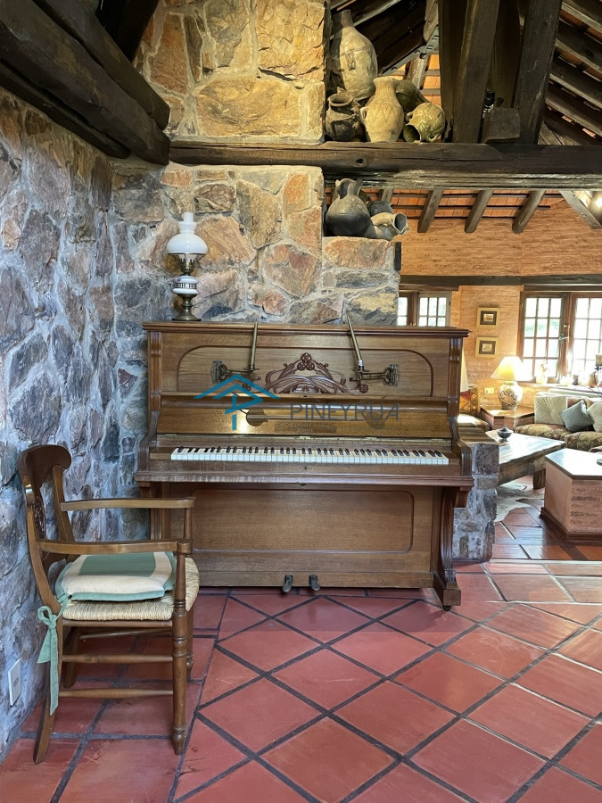 Casa ID.142 - LA TORTUGA DE MONTOYA, IMPACTANTE PROPIEDAD A PASOS DEL MAR