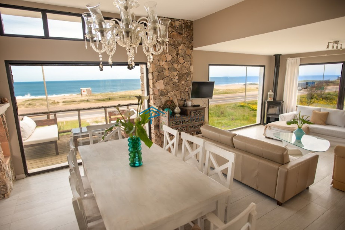 Casa ID.173 - EN VENTA EXCELENTE CASA EN EL CHORRO FRENTE AL MAR 4 DORMITORIOS