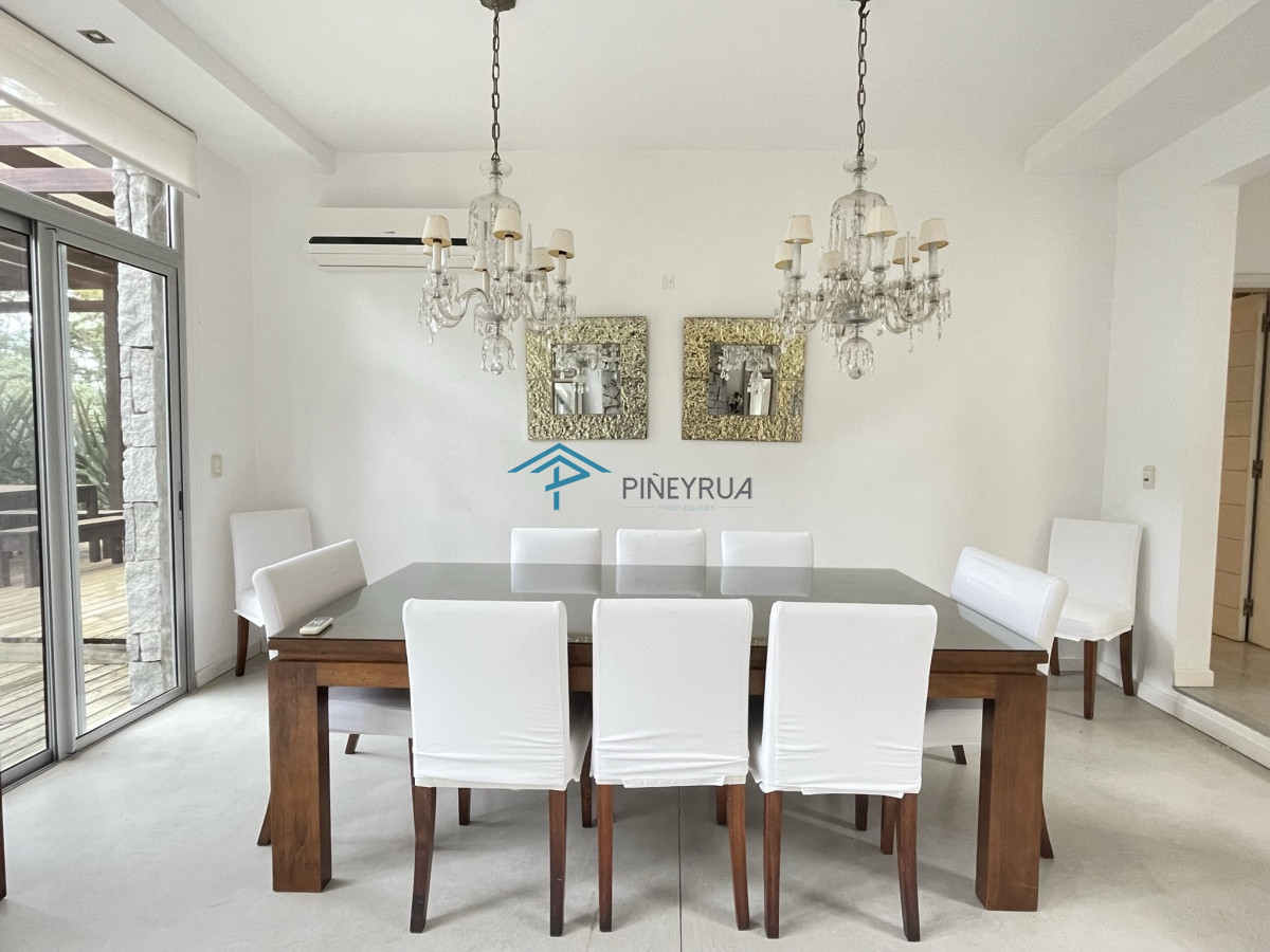 Casa ID.122 - EXCELENTE PROPIEDAD EN VENTA EN LAGUNA BLANCA 4 DORMITORIOS