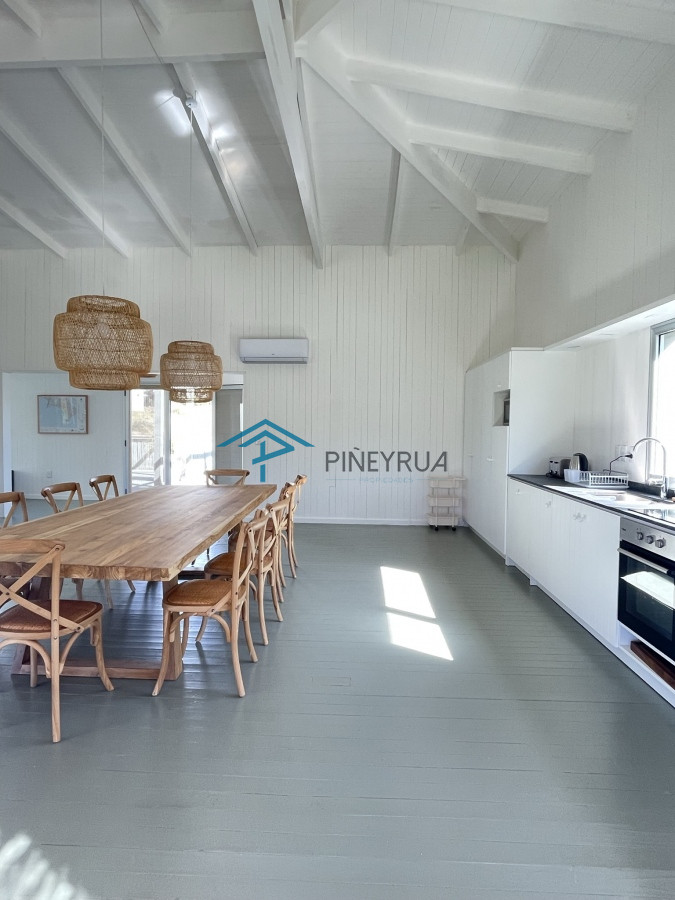 Casa ID.238 - EN VENTA, CASA A ESTRENAR EN BARRIO CERRADO EN JOSE IGNACIO 4 DORMITORIOS