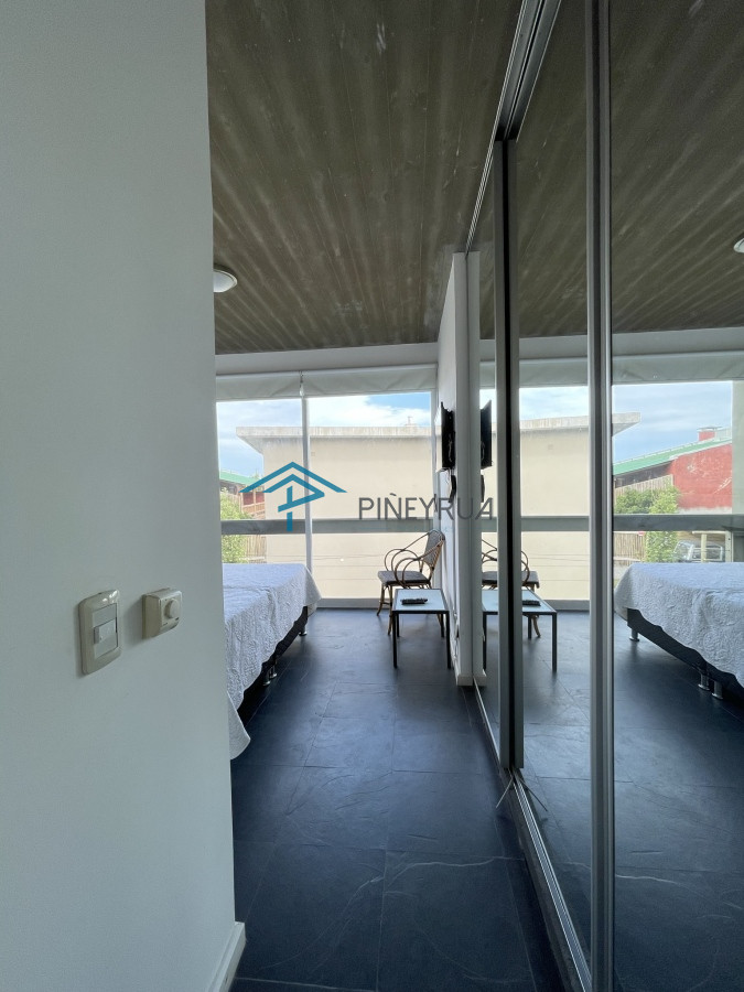 Casa ID.211 - EN VENTA COMODA CASA EN EL CHORRO CON PISCINA 5 DORMITORIOS
