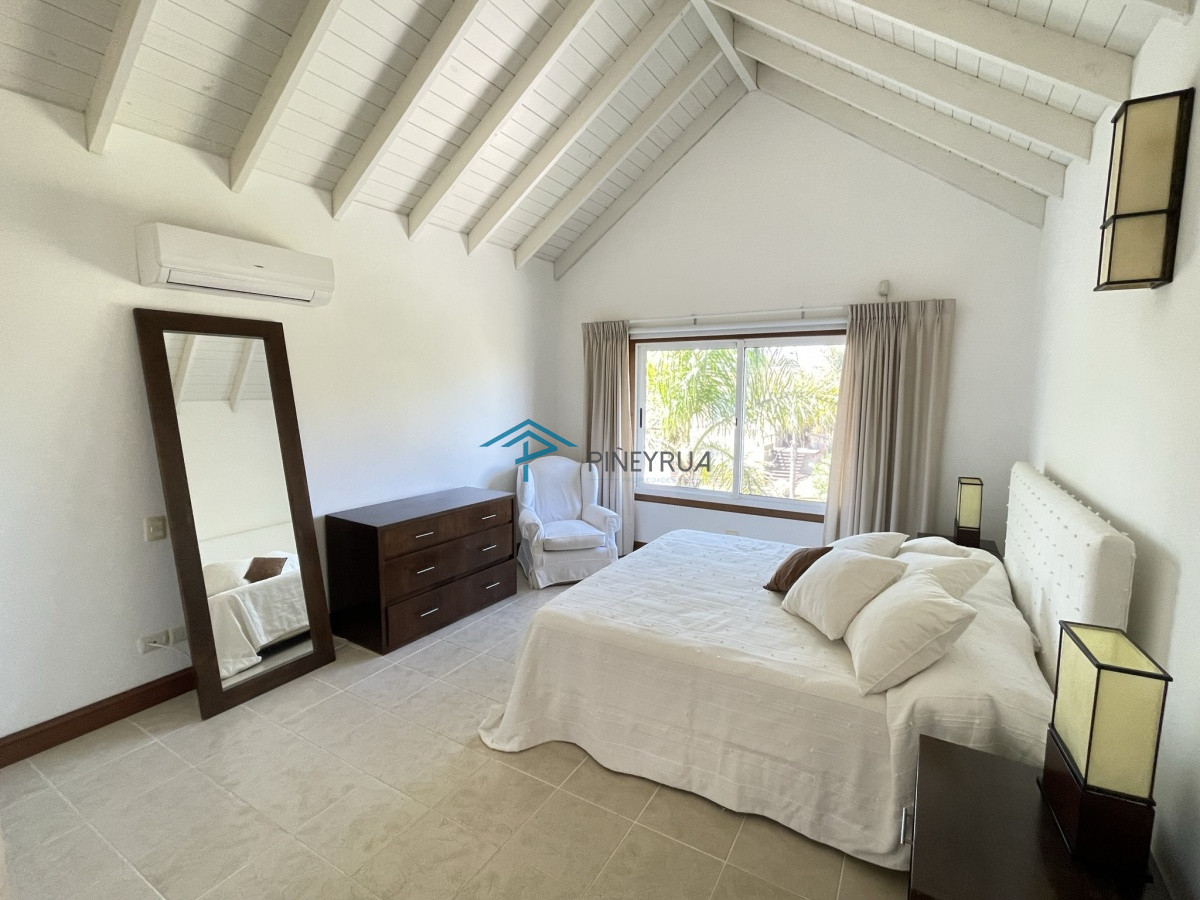 Casa ID.20 - ESPECTACULAR PROPIEDAD EN VENTA EN MONTOYA 5 DORMITORIOS