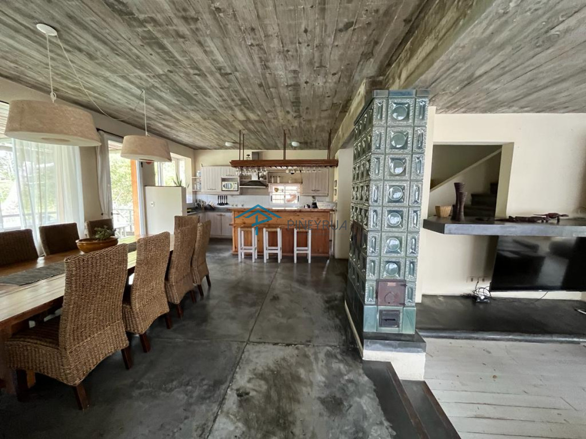 Casa ID.72 - DESTACADA PROPIEDAD EN VENTA EN MONTOYA 4 DORMITORIOS
