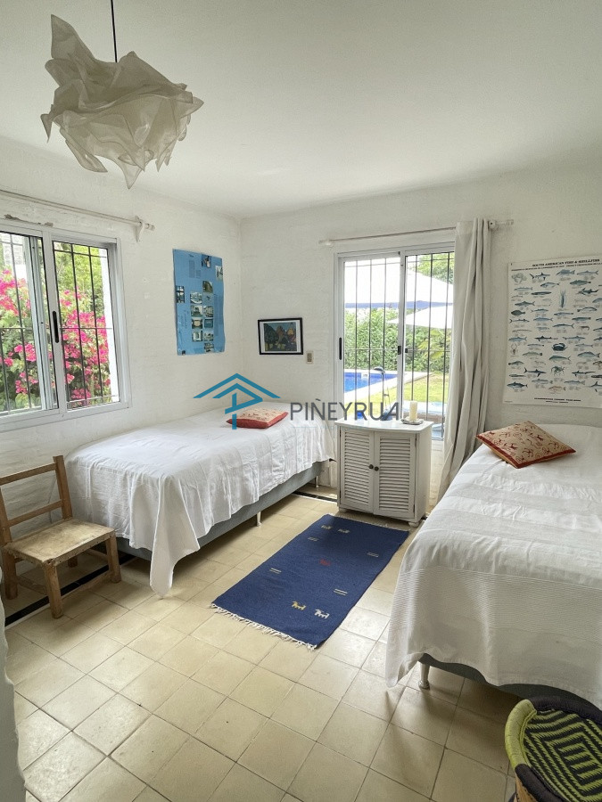 Casa ID.131 - CASA EN VENTA EN ZONA TRANQUILA DE LA BARRA 3 DORMITORIOS Y PILETA