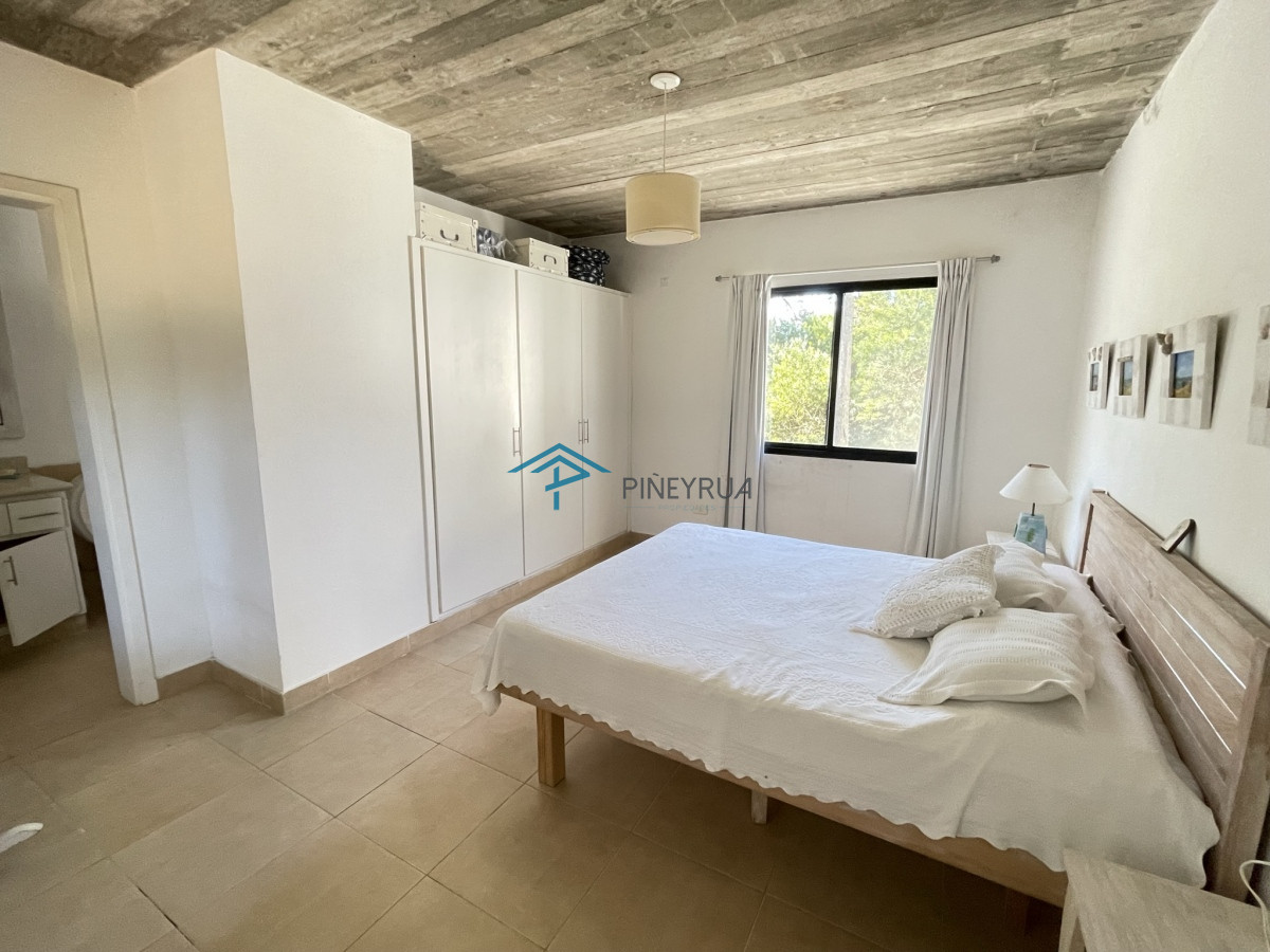 Casa ID.311 - CASA EN VENTA EN BARRIO CERRADO LAGUNA BLANCA 7 DOTMITORIOS