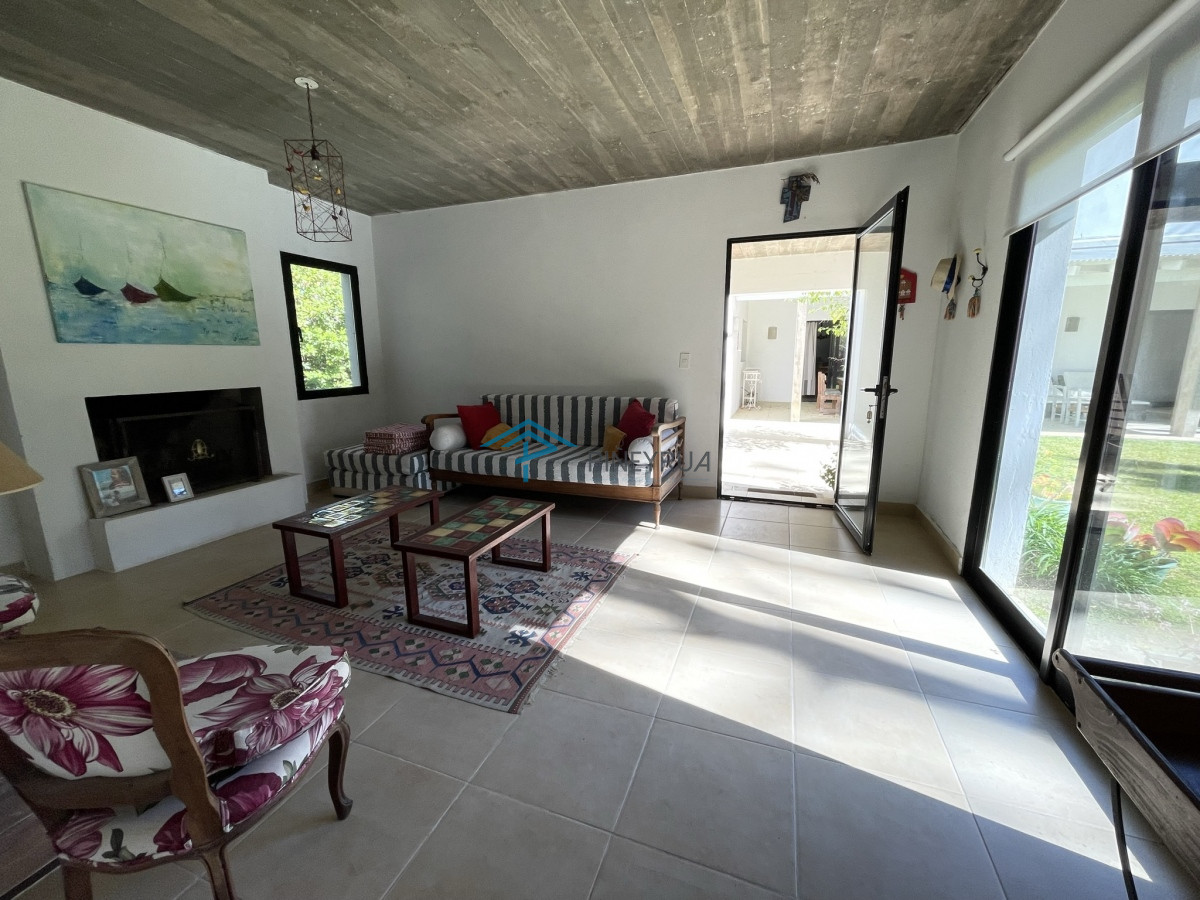 Casa ID.311 - CASA EN VENTA EN BARRIO CERRADO LAGUNA BLANCA 7 DOTMITORIOS