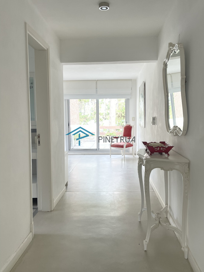 Casa ID.122 - EXCELENTE PROPIEDAD EN VENTA EN LAGUNA BLANCA 4 DORMITORIOS