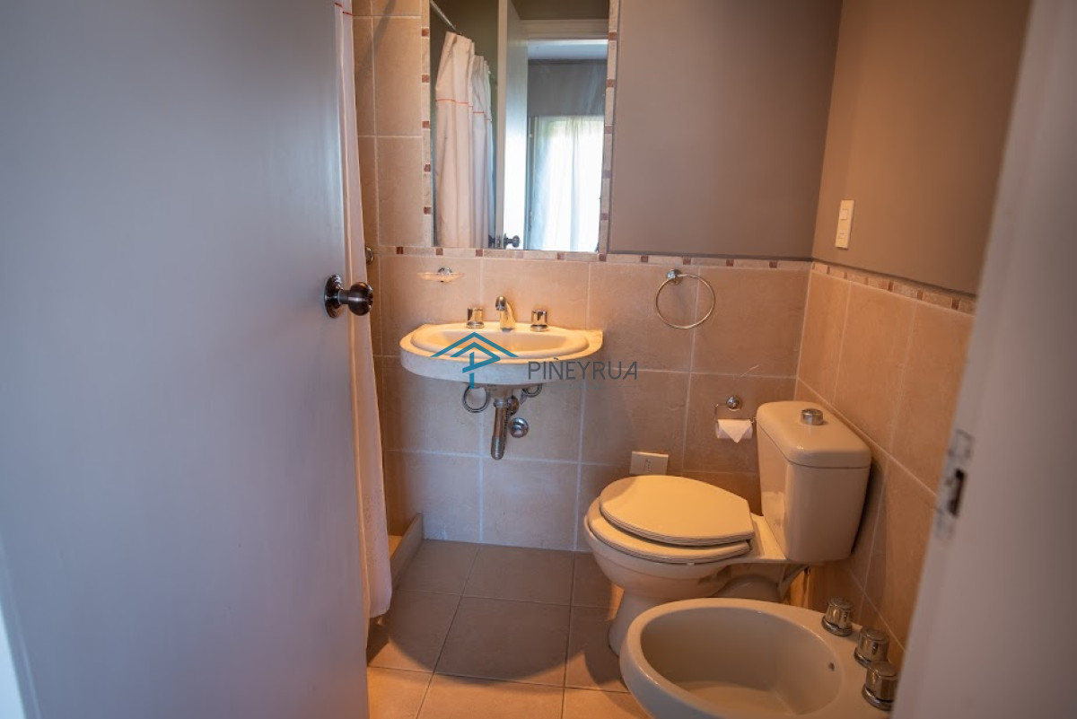 Casa ID.173 - EN VENTA EXCELENTE CASA EN EL CHORRO FRENTE AL MAR 4 DORMITORIOS