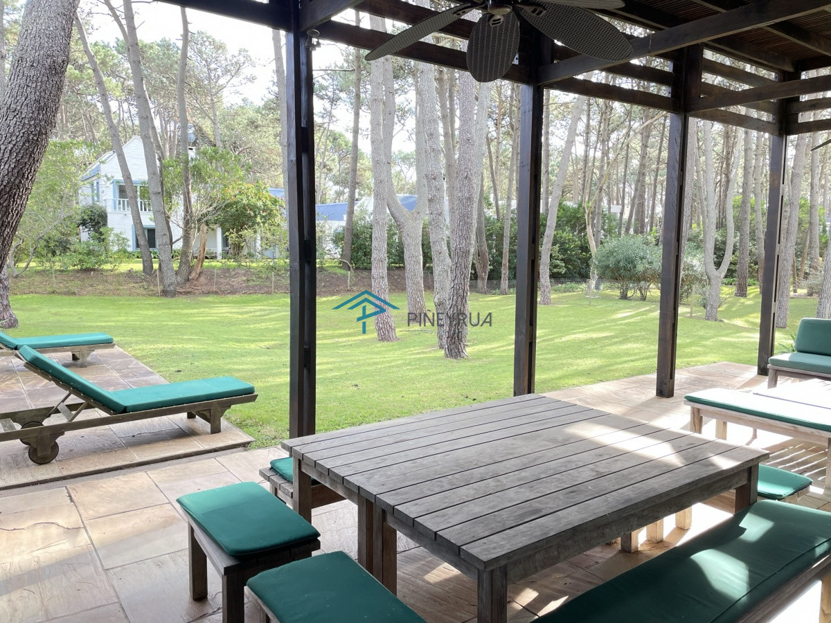 Casa ID.127 - CASA EN VENTA EN EL CLUB LAGUNA BLANCA 3 DORMITORIOS Y SERVICIO