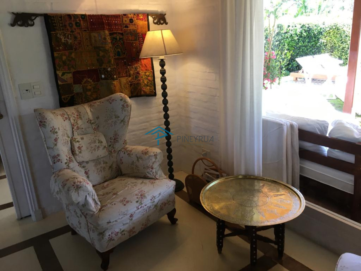 Casa ID.175 - EN VENTA CASA EN MONTOYA CON VISTA AL MAR Y PISCINA 4 DORMITORIOS