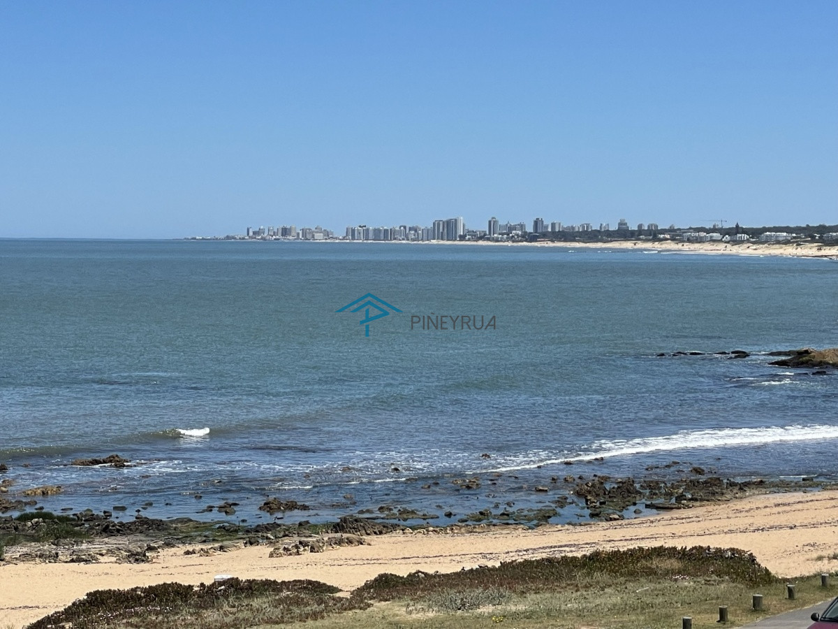 Casa ID.97 - PROPIEDAD EN VENTA CON EXCELENTE UBICACIÓN FRENTE A LA PLAYA EN LA BARRA