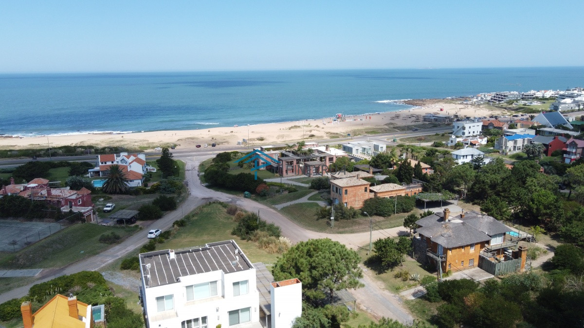 Casa ID.72 - DESTACADA PROPIEDAD EN VENTA EN MONTOYA 4 DORMITORIOS