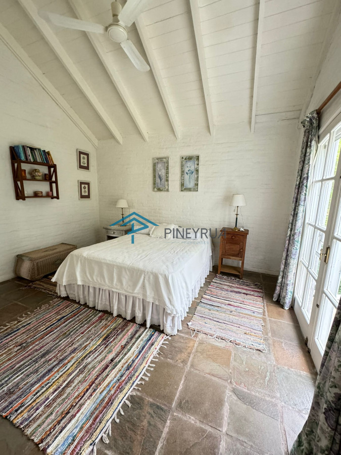 Casa en venta en La Barra 4 dormitorios mas dependencia de servicio