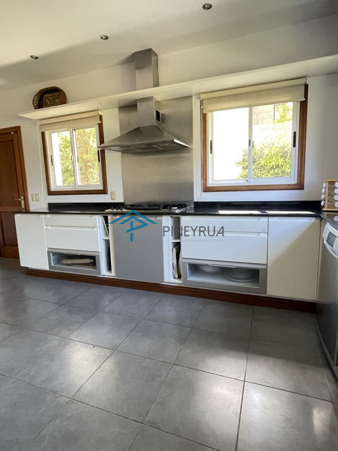 Casa ID.20 - ESPECTACULAR PROPIEDAD EN VENTA EN MONTOYA 5 DORMITORIOS