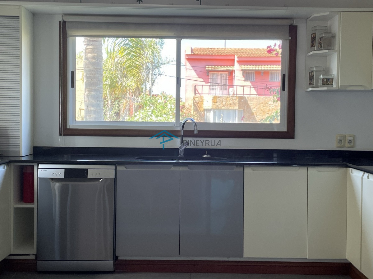 Casa ID.20 - ESPECTACULAR PROPIEDAD EN VENTA EN MONTOYA 5 DORMITORIOS