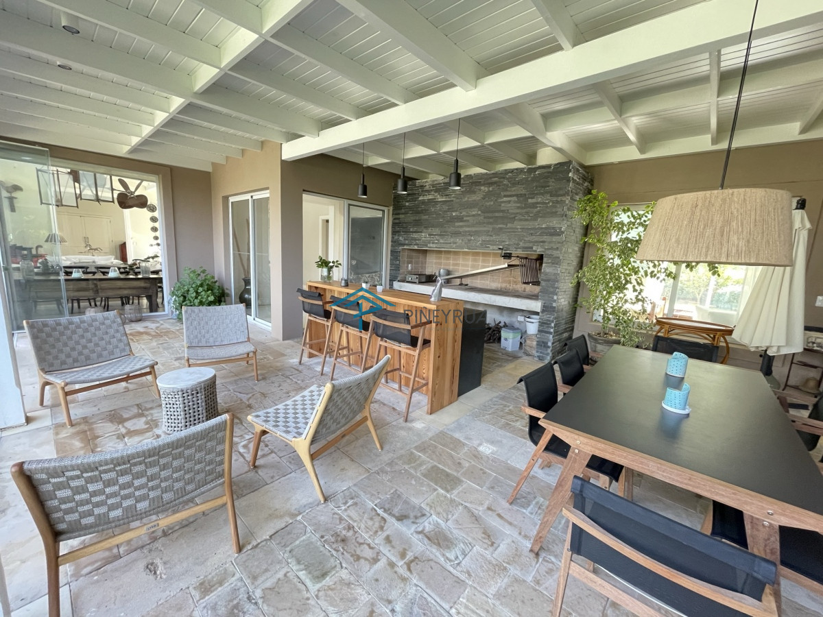 Casa ID.212 - ESPECTACULAR PROPIEDAD EN VENTA EN EL CLUB DE LA BARRA 