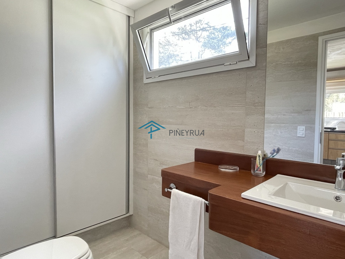 Casa ID.106 - EN VENTA CASA A ESTRENAR EN LA BARRA 3 DORMITORIOS Y PISCINA